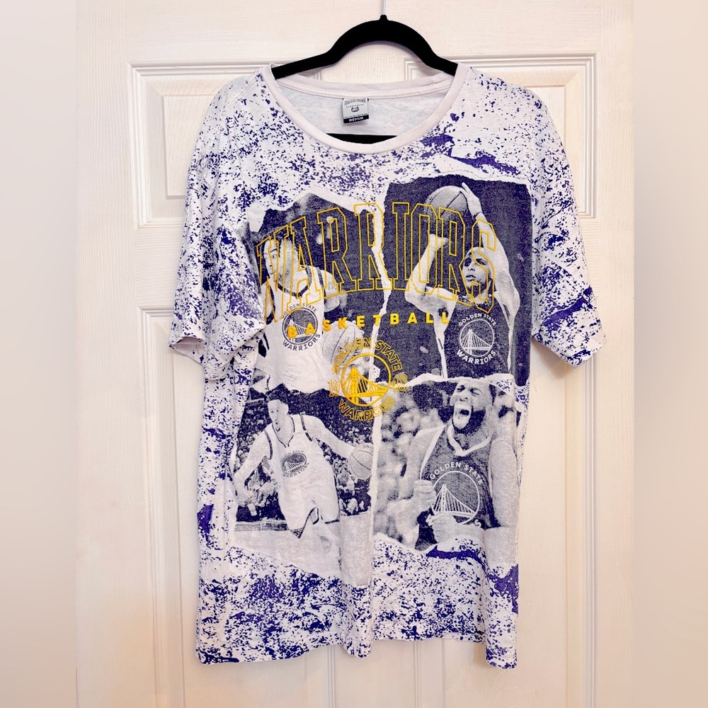Golden State Warriors: This Ultra Game T-Shirt & Basic Cuffed Winter Knit Beanie